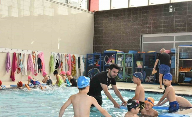 Samsun’da Geleceğe Kulaç Atıyoruz Projesi: 95 bin öğrenci yüzme öğrendi