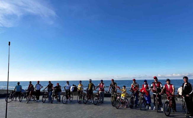 Sağlık çalışanları ’sağlıklı bir dünya’ için pedal çevirdi