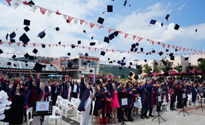OMÜ Ziraat Fakültesi’nde 210 öğrencinin mezuniyet coşkusu