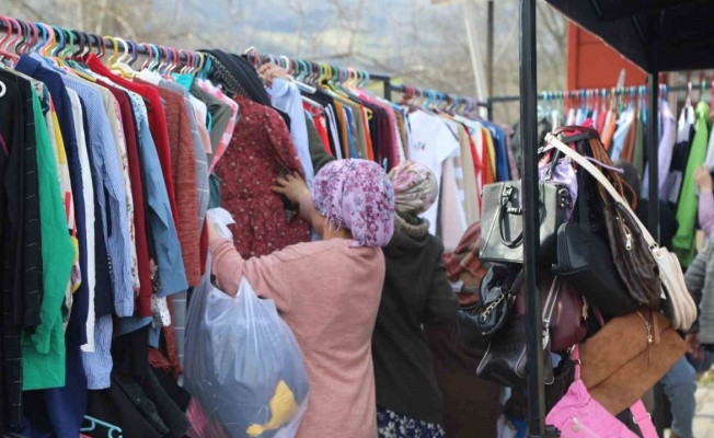 Belediyenin gezici mağazası kırsal mahallede