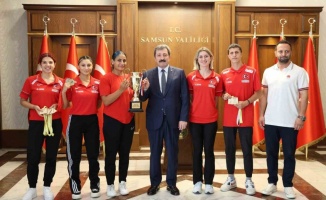 Vali Tavlı’dan Türkiye’nin gururu özel sporculara tebrik