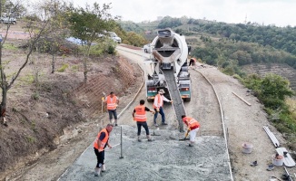 Sandıkçı: “İlçemize güvenli ve konforlu yollar kazandırıyoruz”