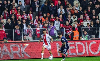 Samsunspor, Emre Kılınç’ın dizinin fotoğrafını paylaştı